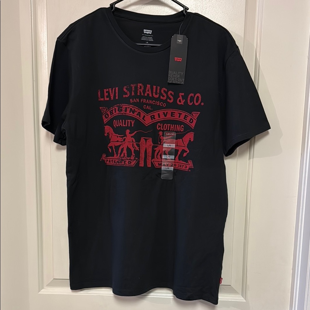 Levi's Black and Red Short Sleeve Tee